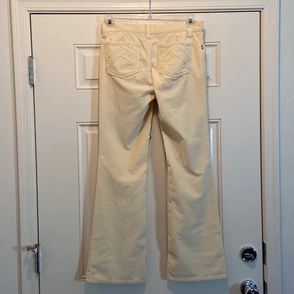Gap brand  low rise stretch Cordaroy jeans in a light yellow. Size 6. - Picture 2 of 6